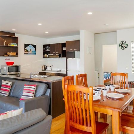 Aqua Soleil Beachfront Apartment Whitianga Exterior foto